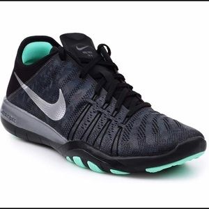 Nike Free TR 6 training shoes